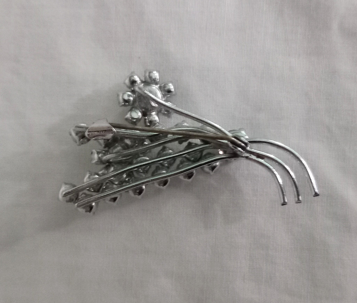 1940s Silvertone & Clear Rhinestone Flower Brooch
