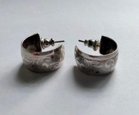 Real Silver Half Hoop Cuff Earrings With Engraved Leaf Design