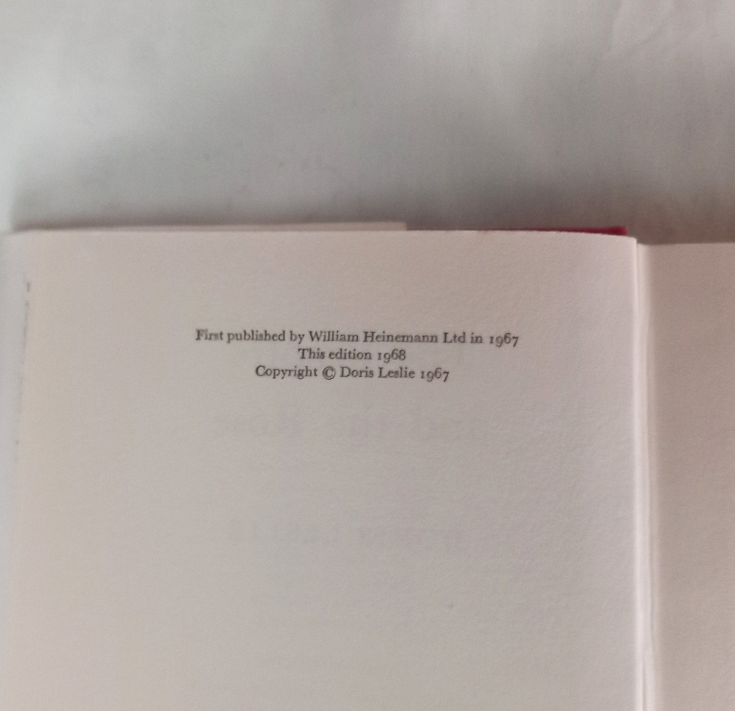 Vintage book The Sceptre And The Rose by Doris Leslie 1968