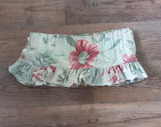 1980s red flower print pelmet & tie backs 82" wide