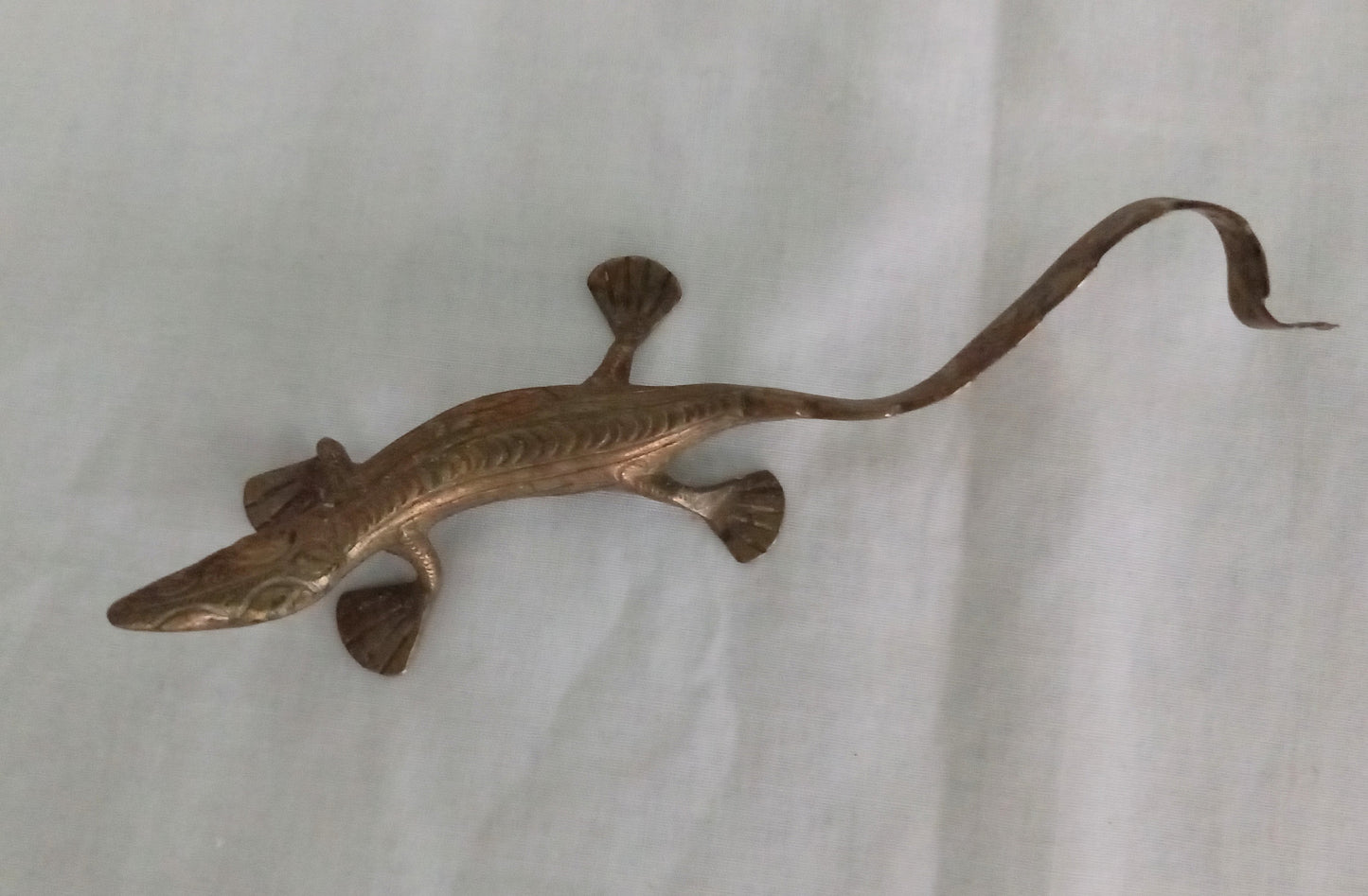 1970s gold brass lizard statue paperweight 5"