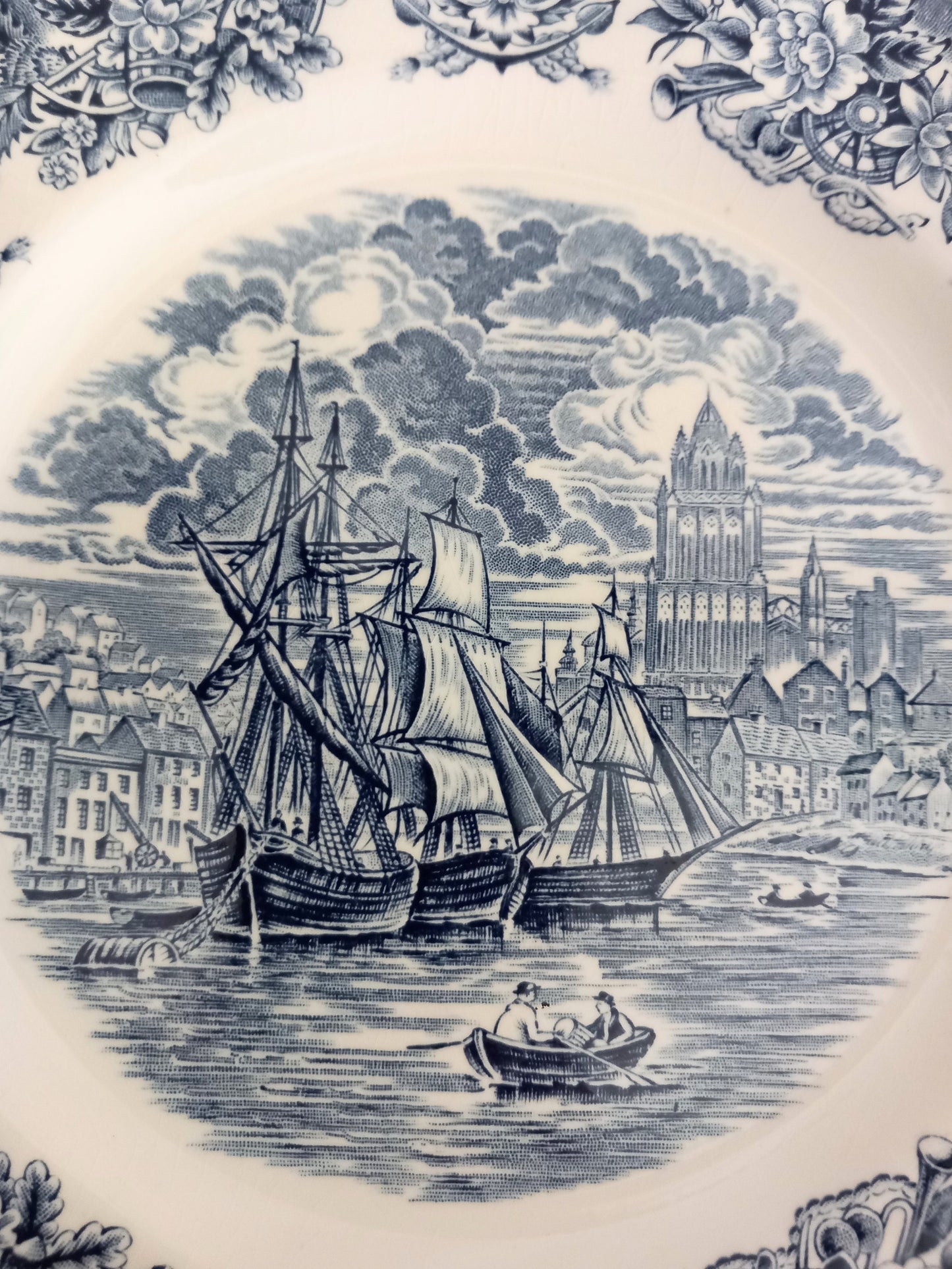 Set of 2 Blue & White Historical Ports Of England Dinner Plates 10"