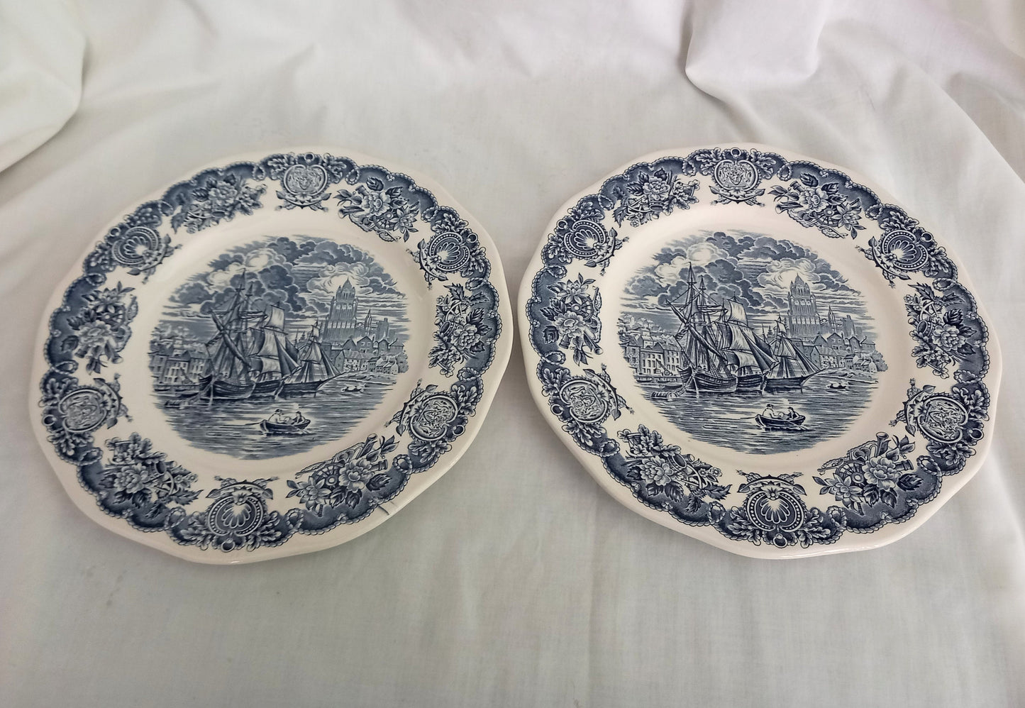 Set of 2 Blue & White Historical Ports Of England Dinner Plates 10"