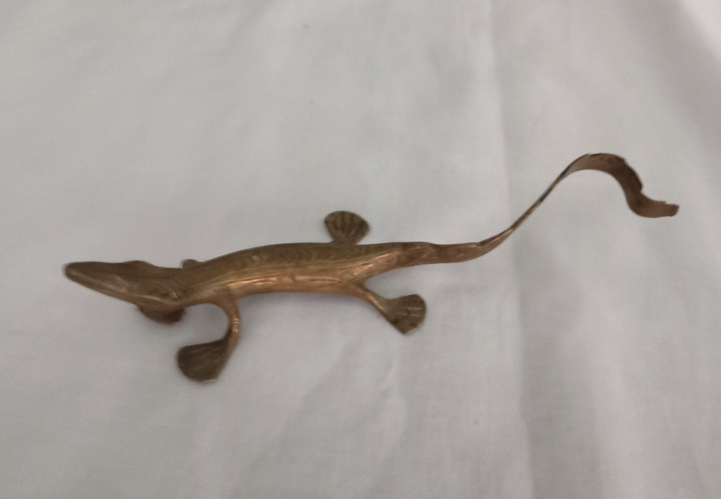 1970s gold brass lizard statue paperweight 5"