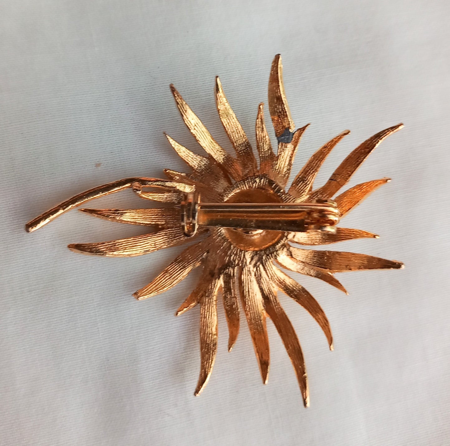 1950s Goldtone & Red & Clear Rhinestone Modernist Flower Brooch