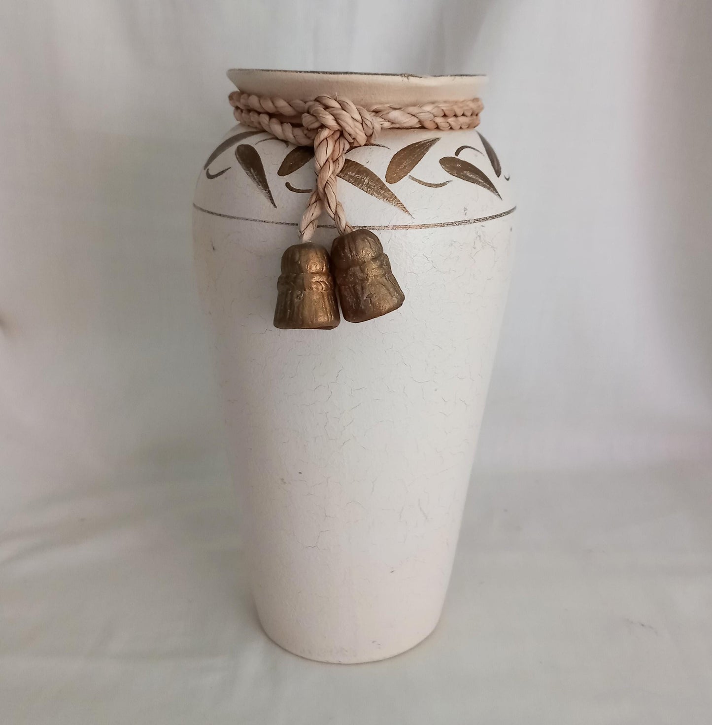 Late 20th century Mondian ceramic vase with cream crackle glaze & gold detail 8.75"