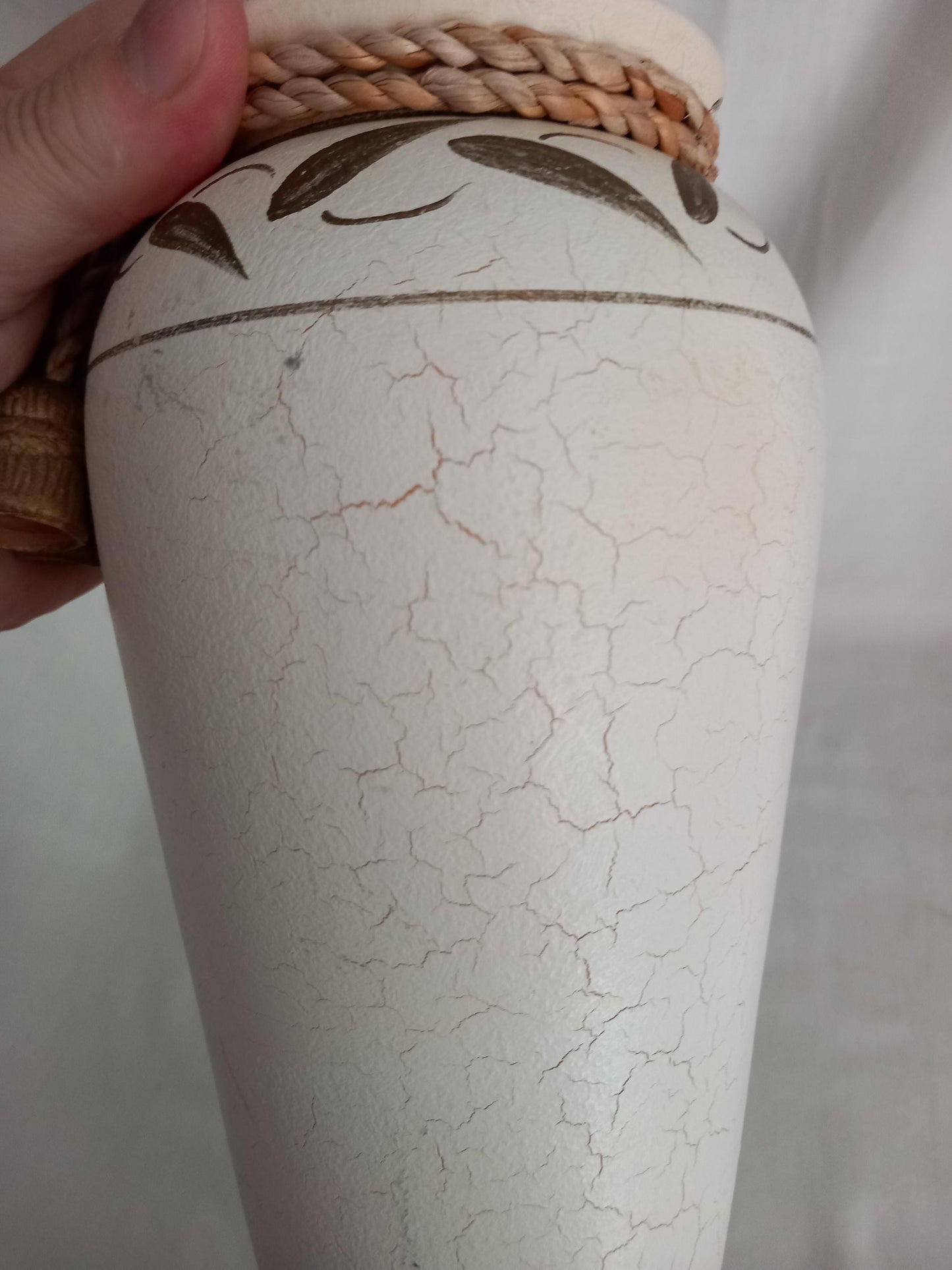 Late 20th century Mondian ceramic vase with cream crackle glaze & gold detail 8.75"