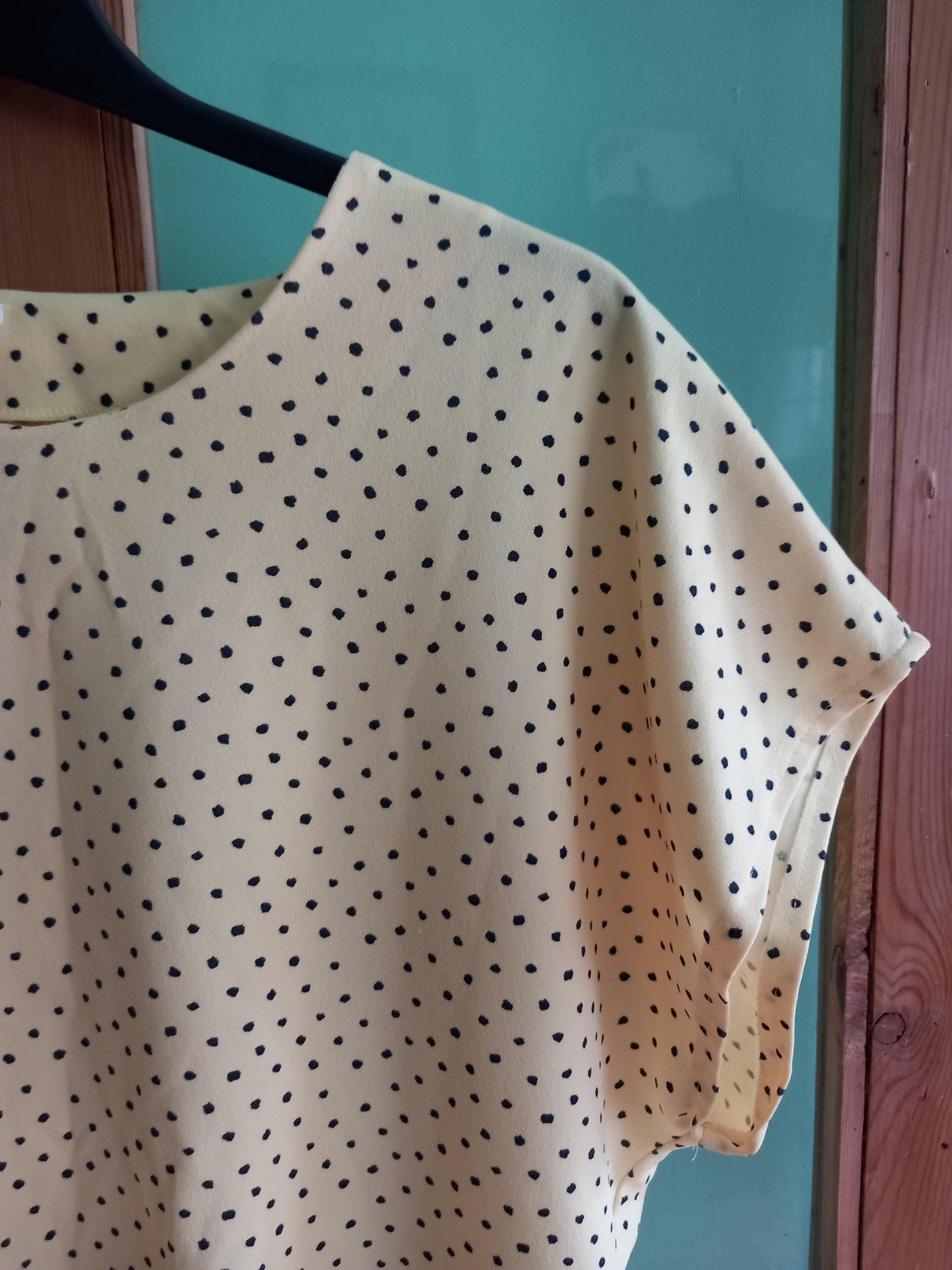 1980s Yellow & Black Polka Dot Cap Sleeve top 18