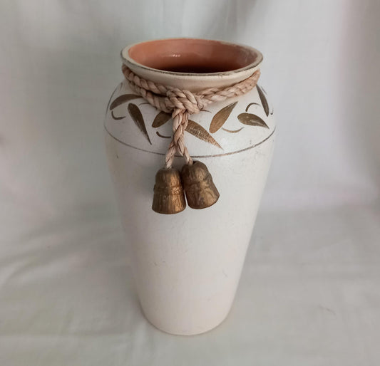 Late 20th century Mondian ceramic vase with cream crackle glaze & gold detail 8.75"