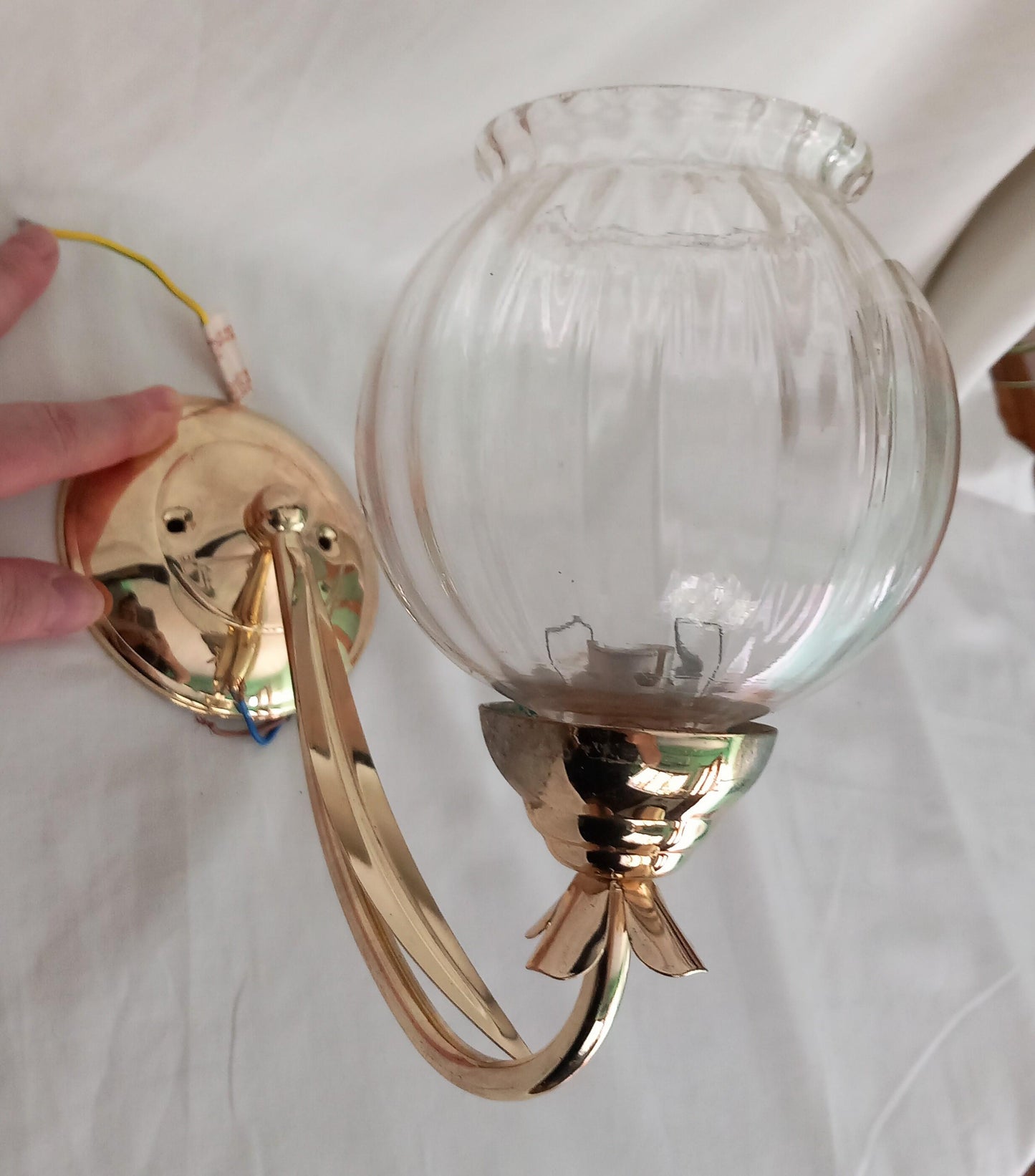 Set Of 3 Brass Leaf Design Sconce Wall Lights With Glass Shades