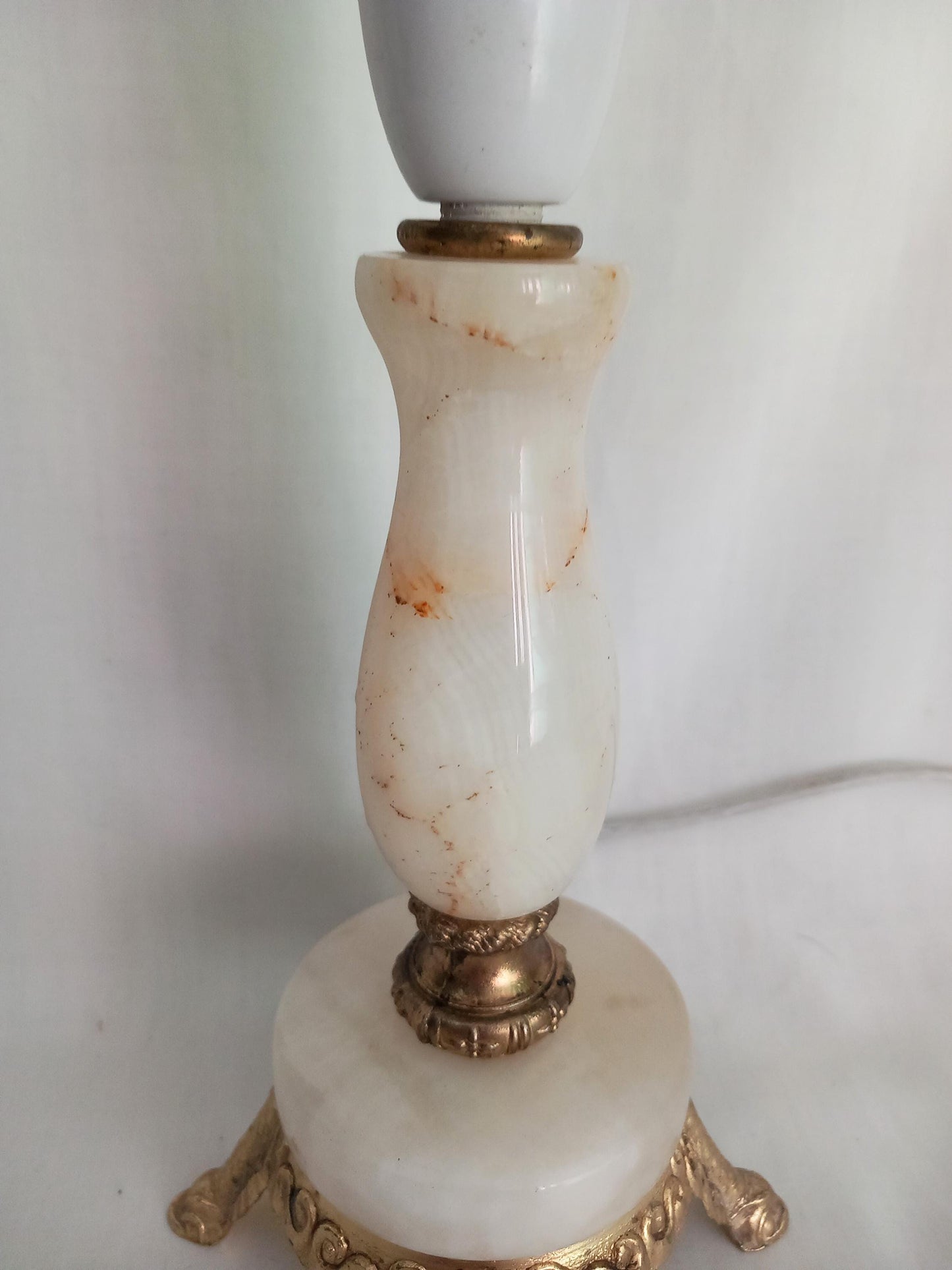 1970s Yellow Onyx & Brass Rococo Style Table Lamp With Fish Shaped Feet