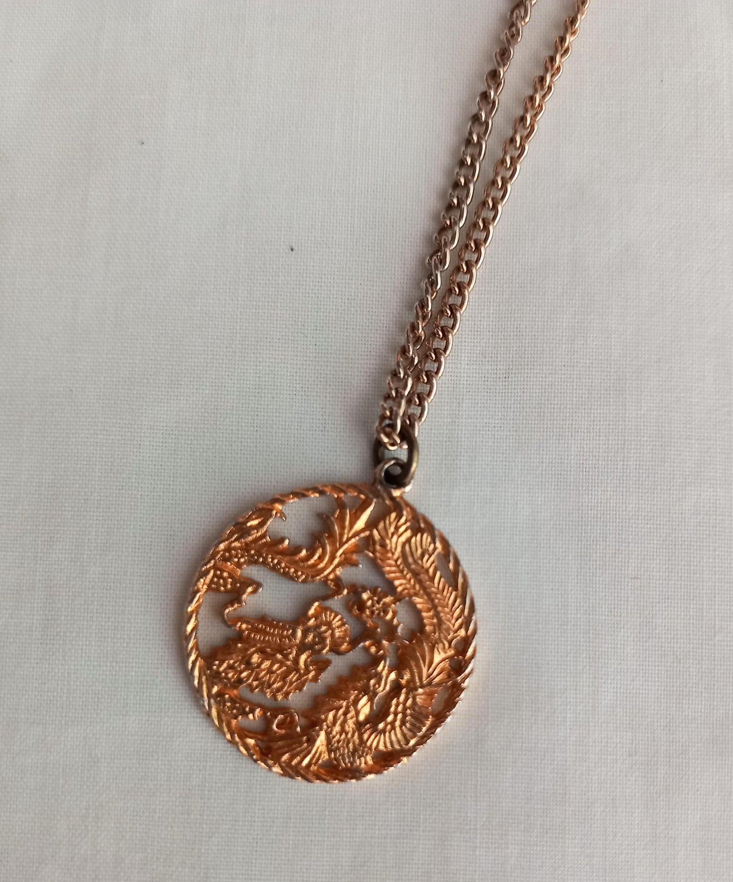 1970s goldtone Chinese style bird round pendant necklace