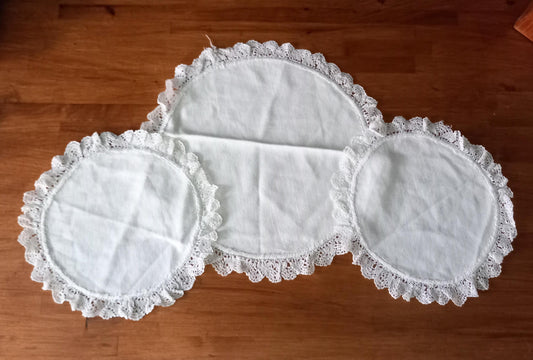 Set of 3 vintage Edwardian white round cotton doilies with hand made lace edge