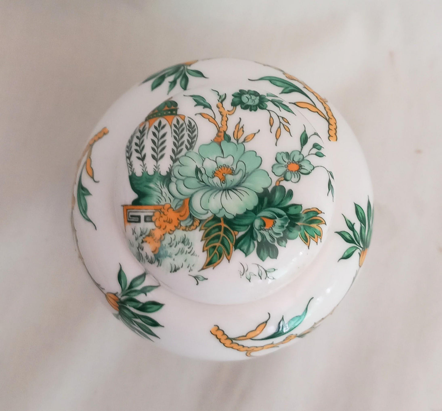 Late 20th century Crown Staffordshire Kowloon green bone china Chinese Style ginger jar