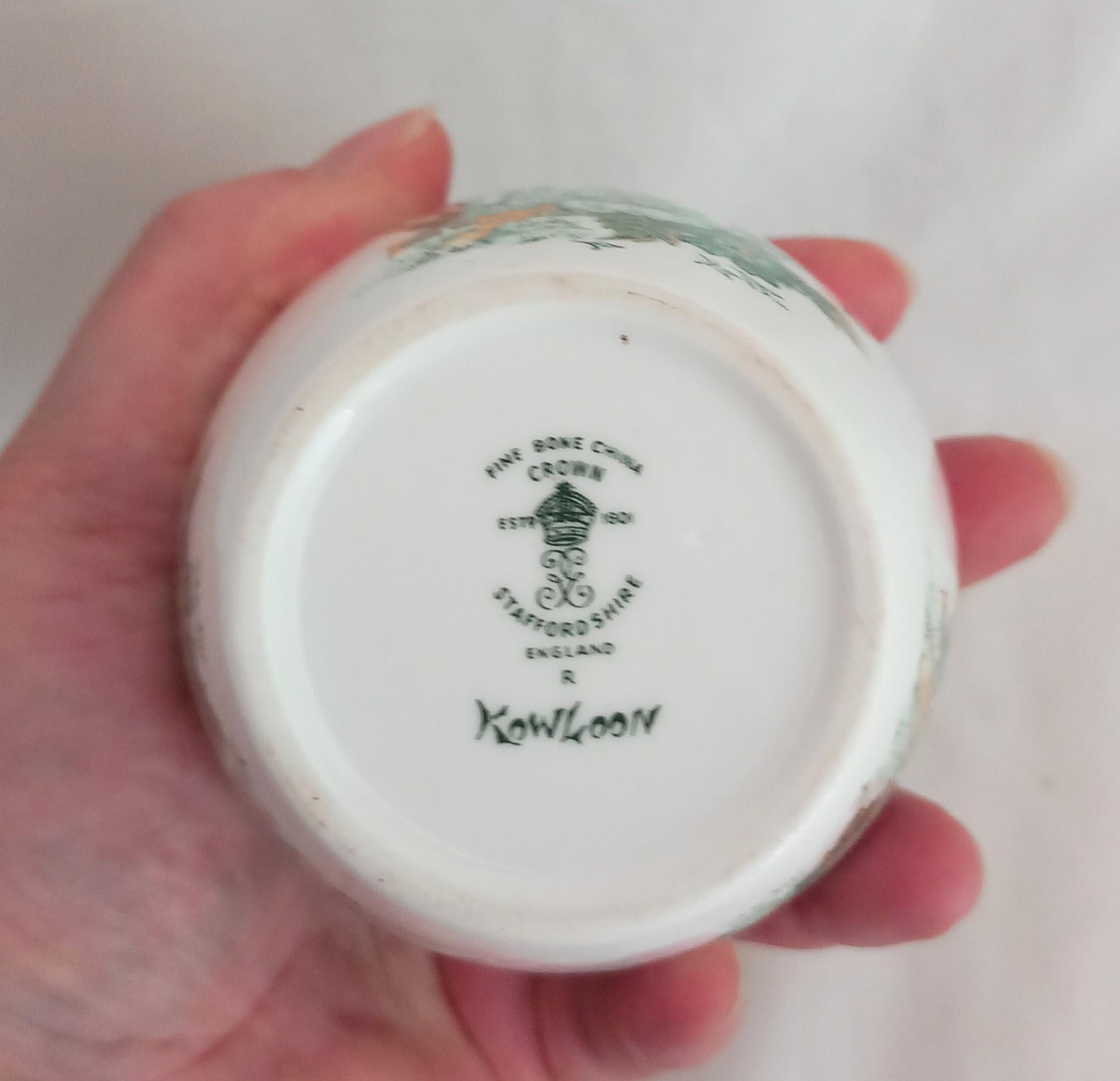 Late 20th century Crown Staffordshire Kowloon green bone china Chinese Style ginger jar