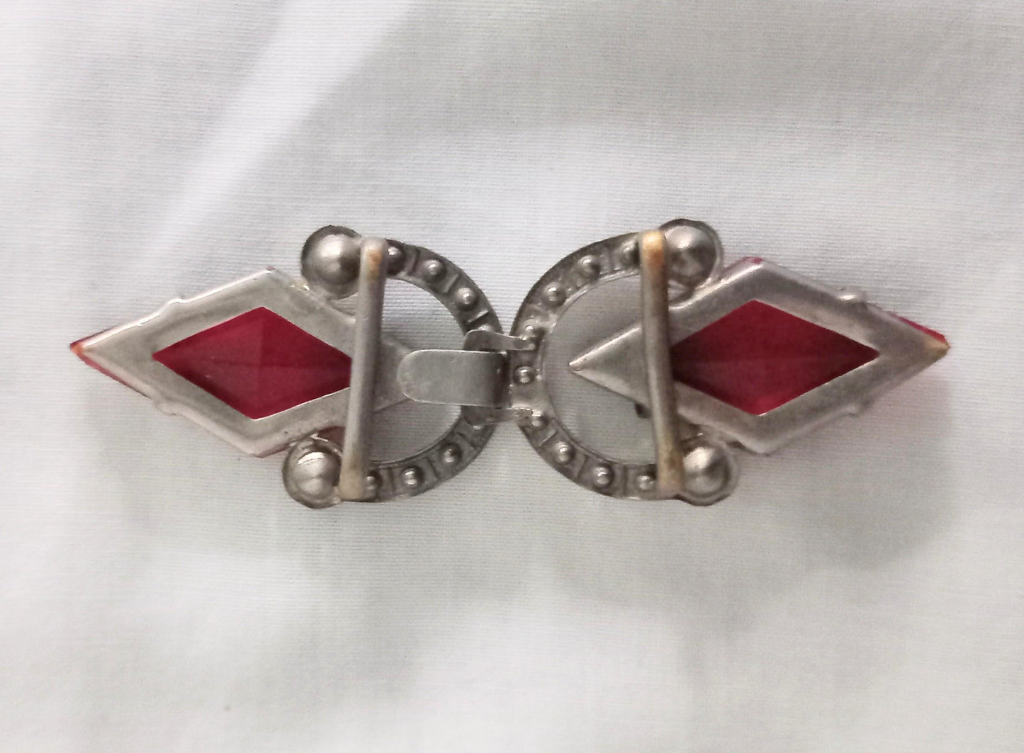 Antique art deco silvertone & red diamond shaped clear rhinestone geometric belt buckle