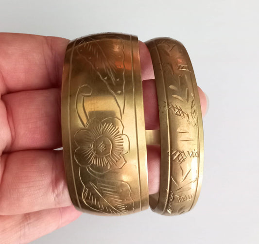 Pair of 1980s Indian goldtone brass floral design bangle bracelets