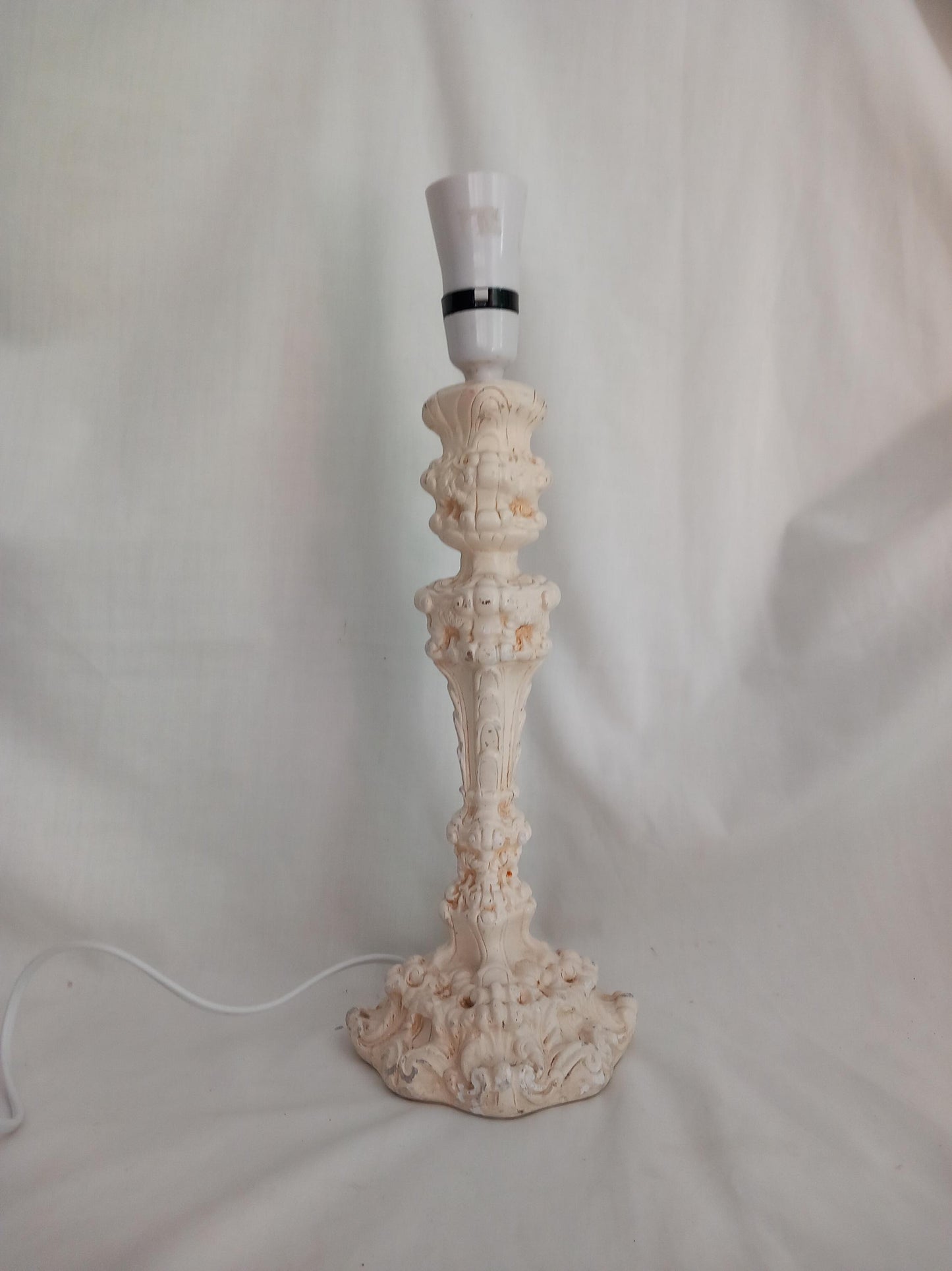1970s white plaster Rococo style table lamp