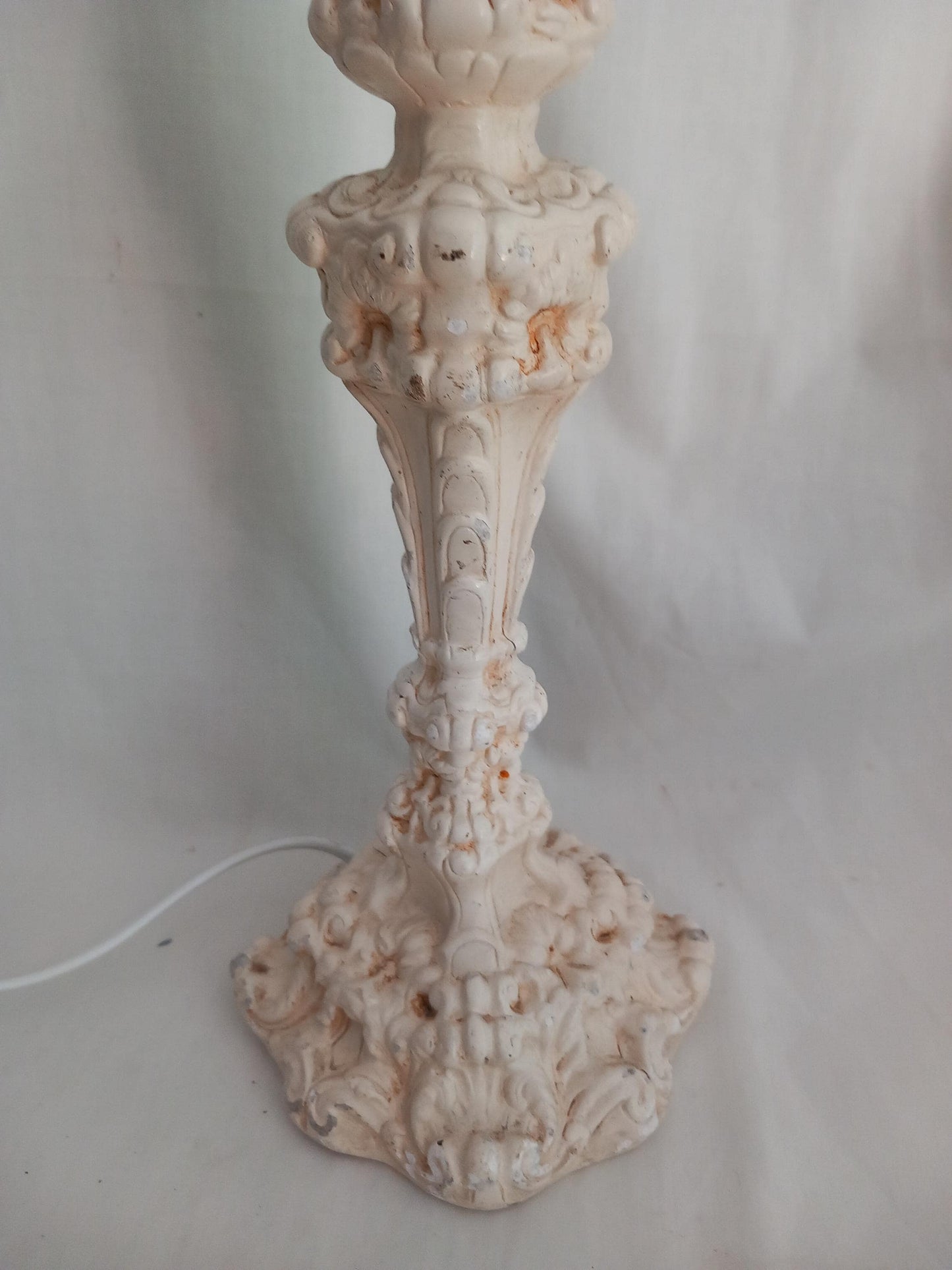 1970s white plaster Rococo style table lamp
