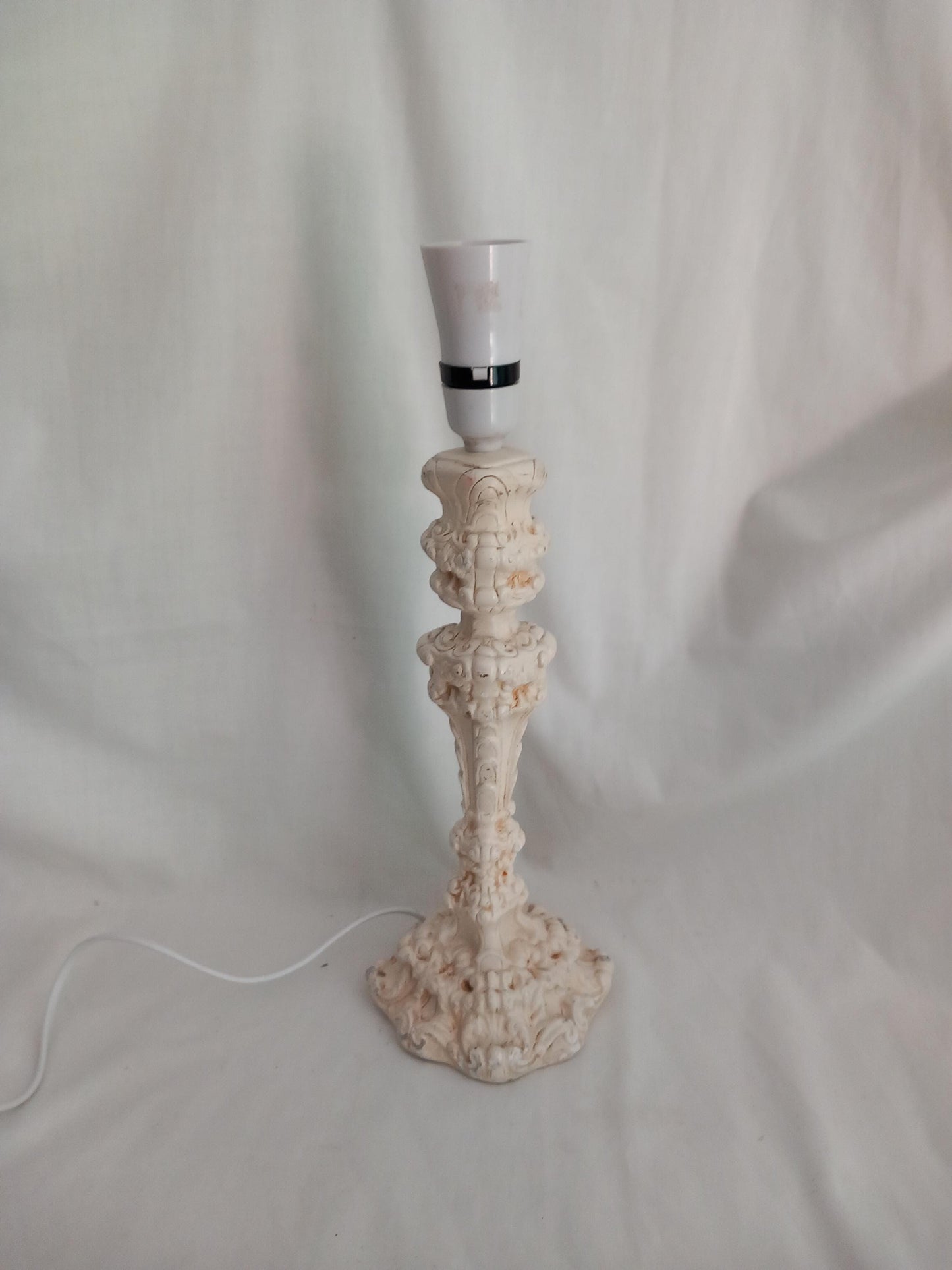 1970s white plaster Rococo style table lamp