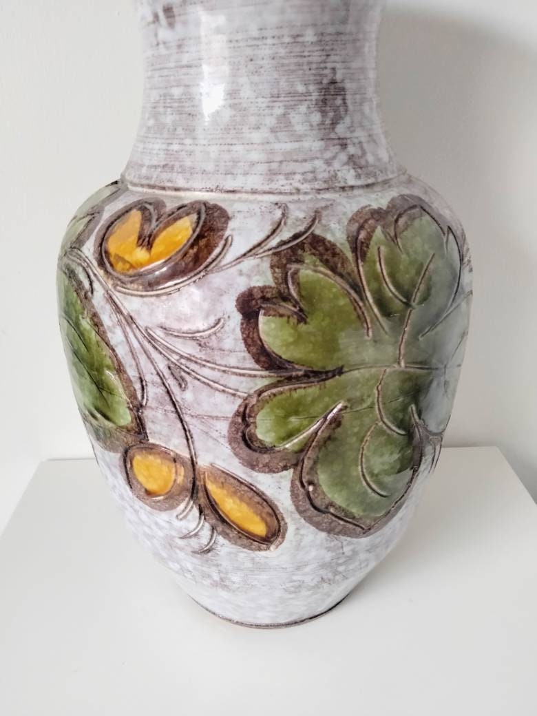 Mid century green and white leaf design large Italian vase