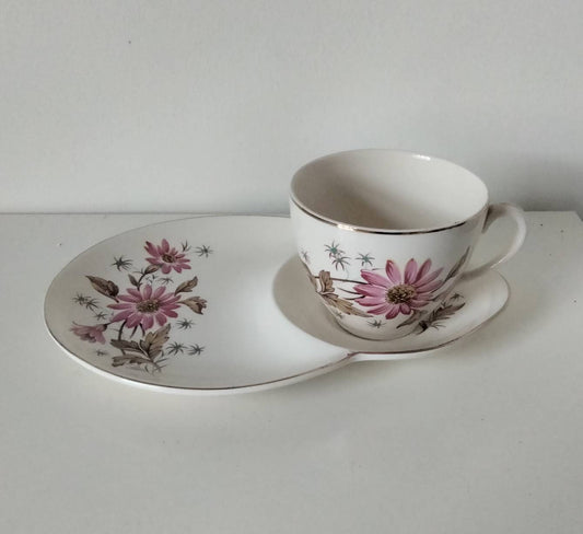 1950s Alfred Meakin cup on combined plate & saucer tennis set with pink flower design