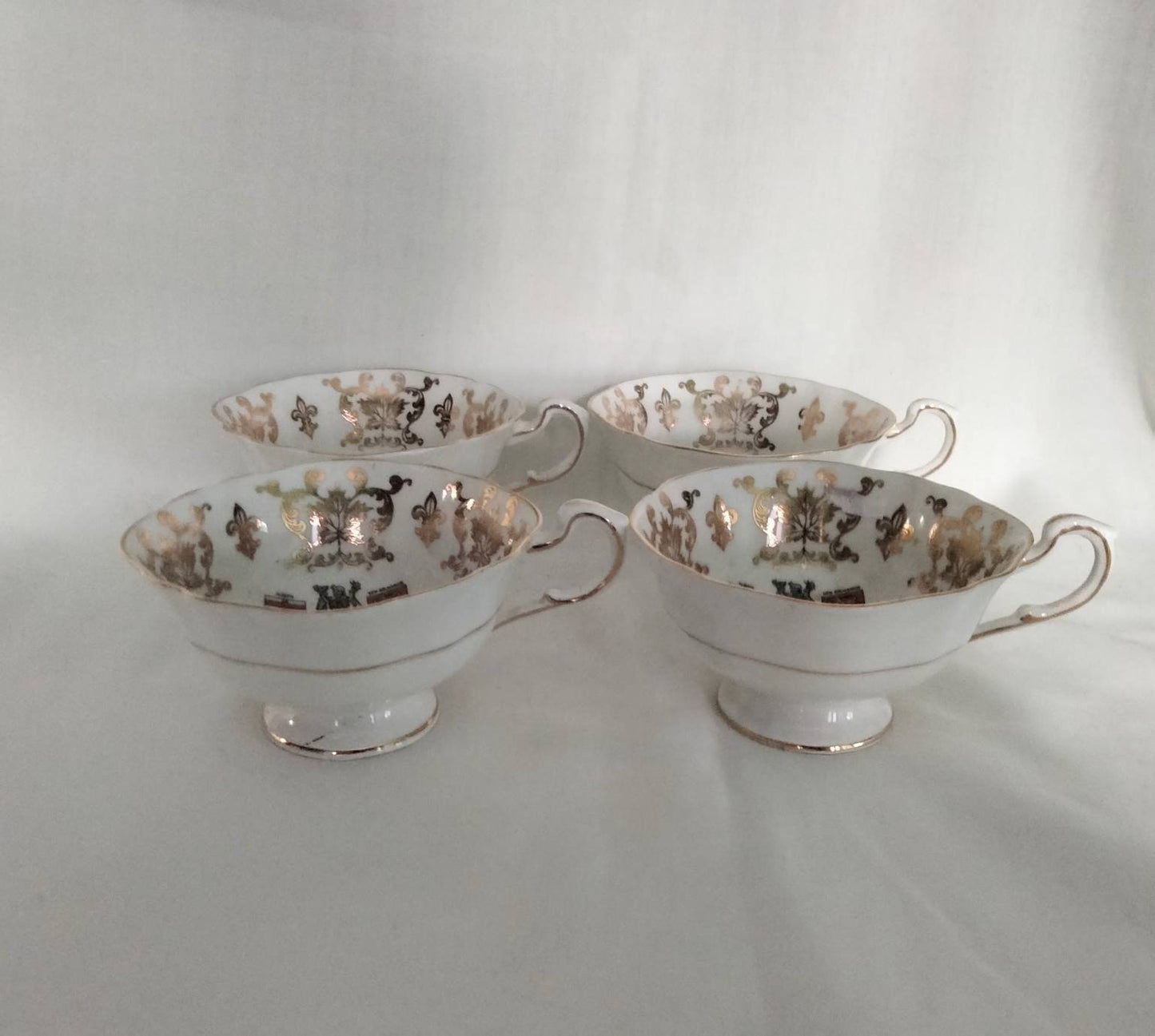 4 Emblems Of Canada Paragon Bone China coats of arms pattern tea cups