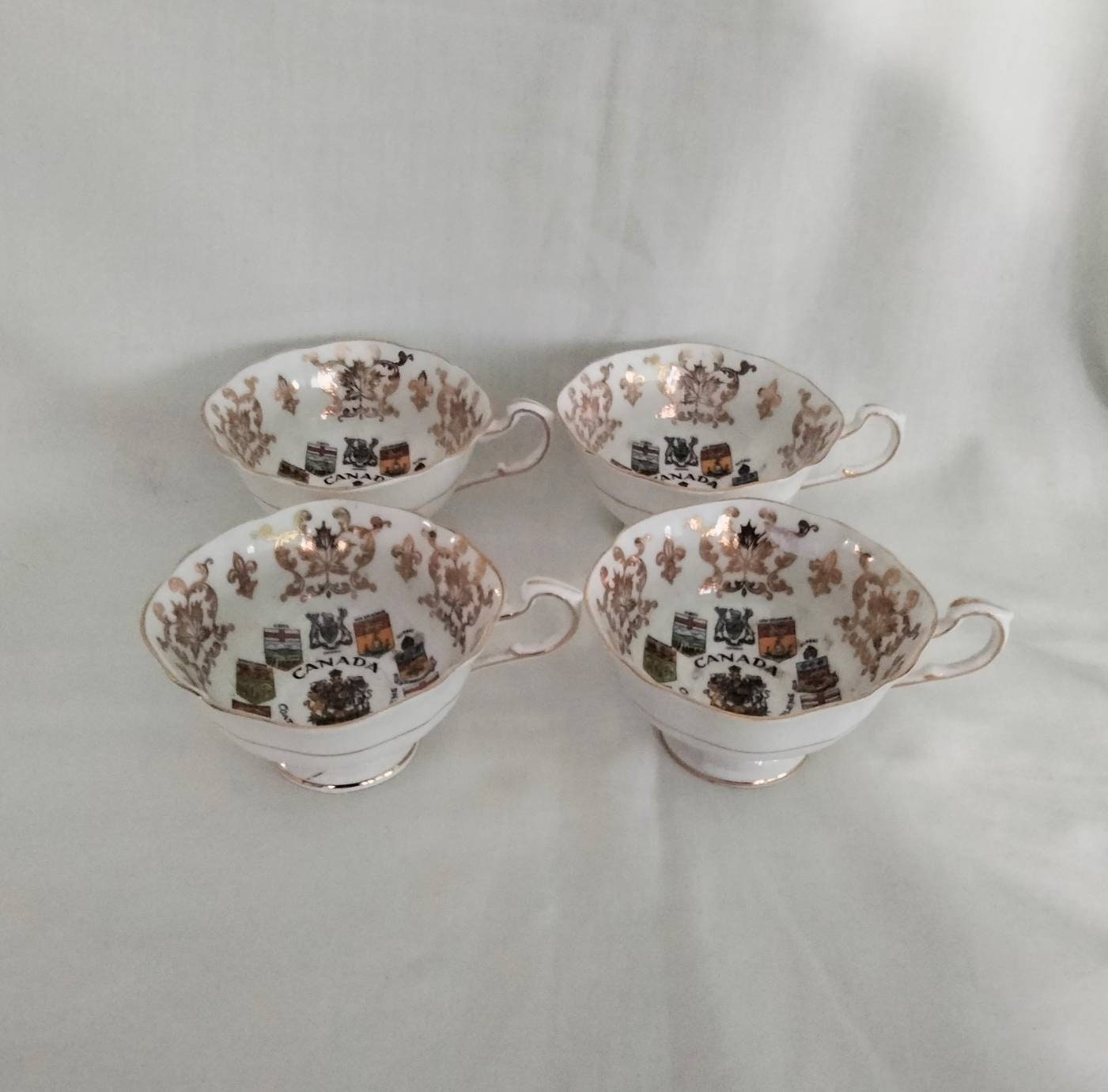 4 Emblems Of Canada Paragon Bone China coats of arms pattern tea cups