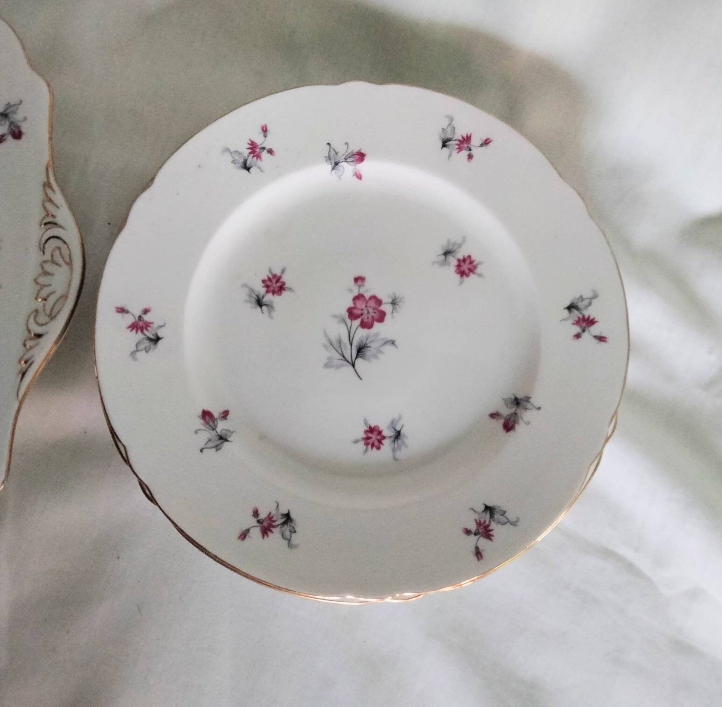 Shelley Charm 1950s red flower pattern sandwich set